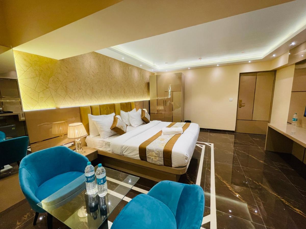Home2 Renaissance Club Mumbai Eksteriør bilde