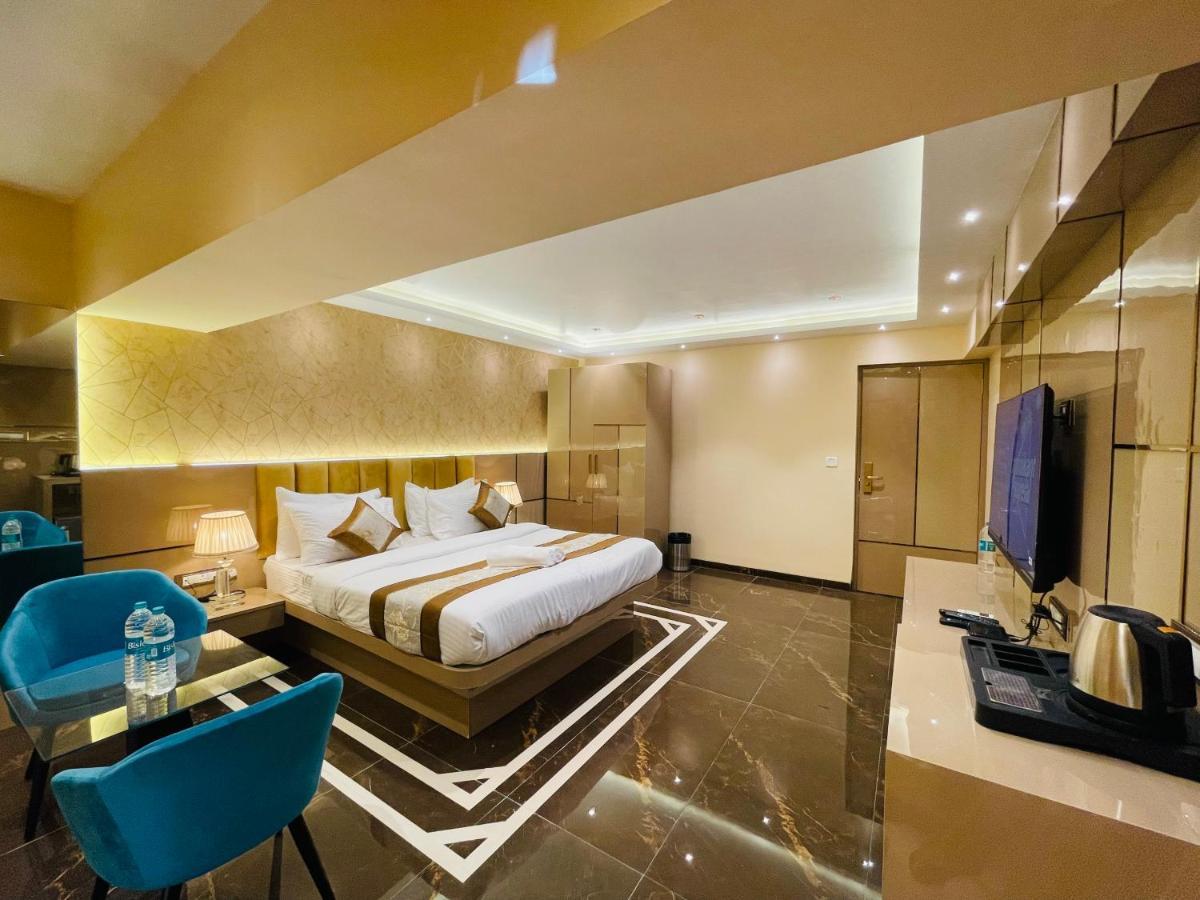 Home2 Renaissance Club Mumbai Eksteriør bilde