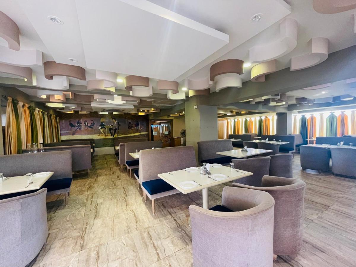 Home2 Renaissance Club Mumbai Eksteriør bilde