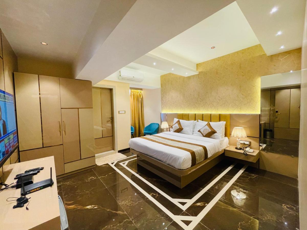 Home2 Renaissance Club Mumbai Eksteriør bilde